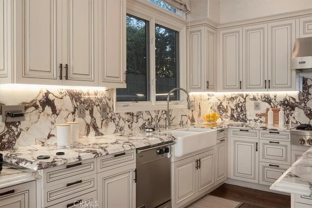 9 Vista Alberi, Newport Coast, California 92657 home-pic-39