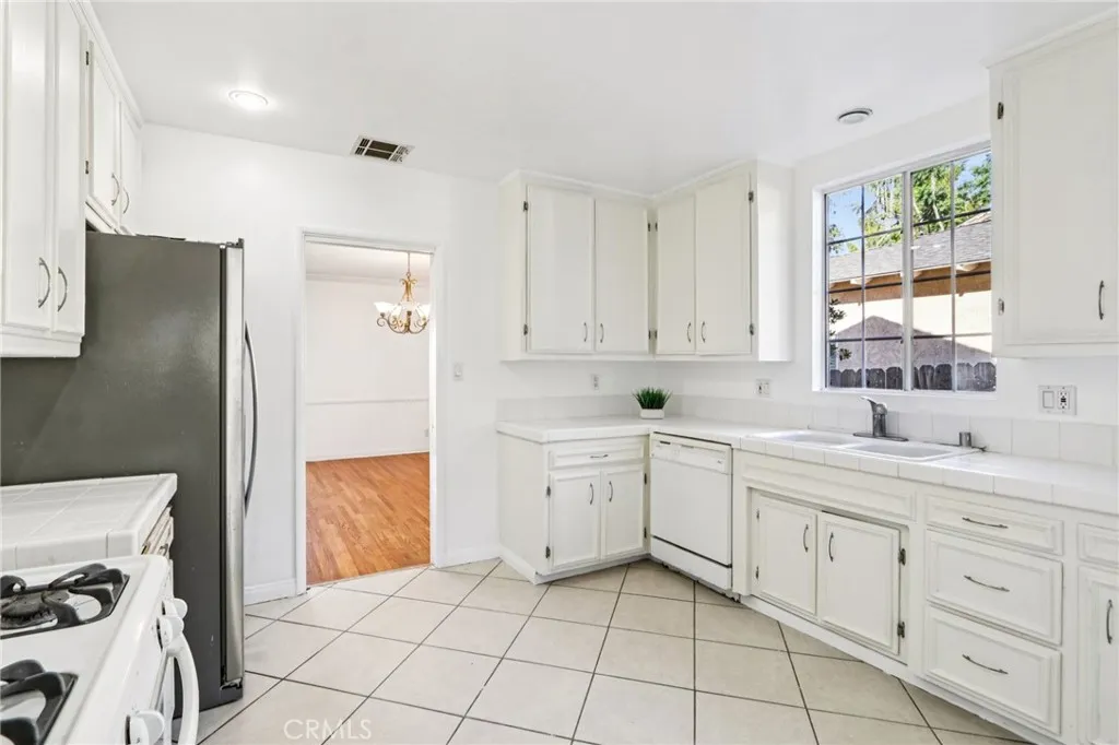 10509 Silverton, Tujunga, California 91042 home-pic-17