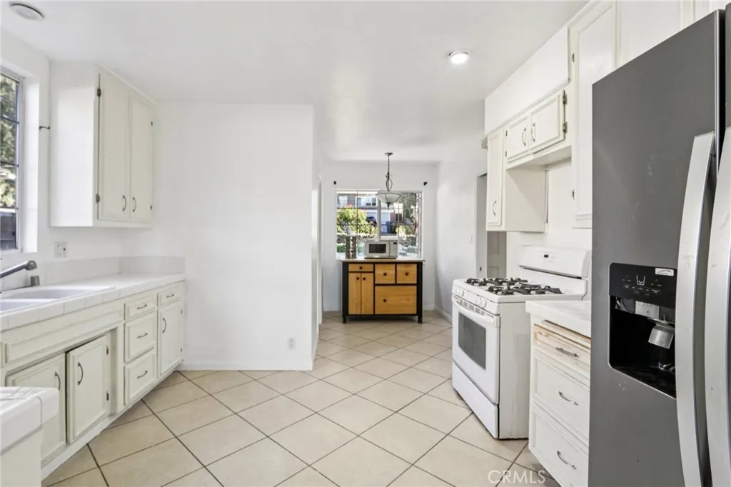 10509 Silverton, Tujunga, California 91042 home-pic-16