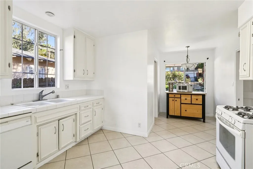 10509 Silverton, Tujunga, California 91042 home-pic-28
