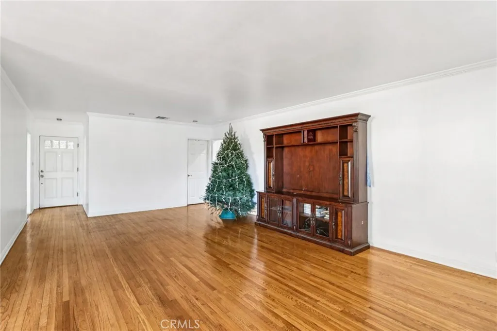 10509 Silverton, Tujunga, California 91042 home-pic-13