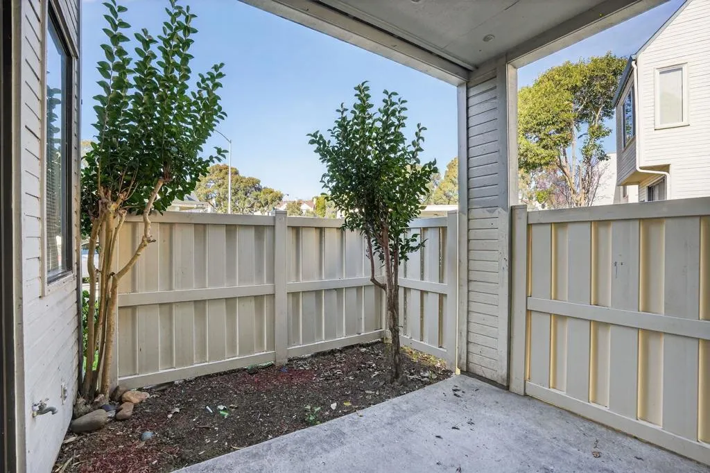 3784 Stoneglen N, Richmond, California 94806 home-pic-14