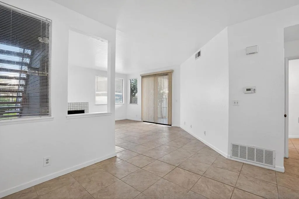 3784 Stoneglen N, Richmond, California 94806 home-pic-2
