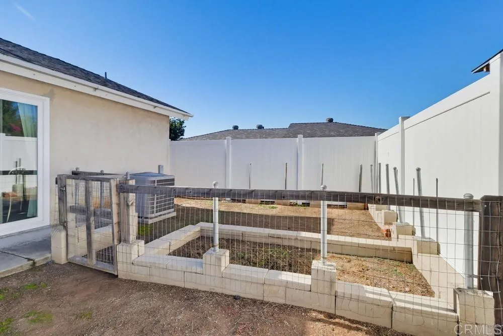 2674 Buena Vista Avenue, Lemon Grove, California 91945 home-pic-40