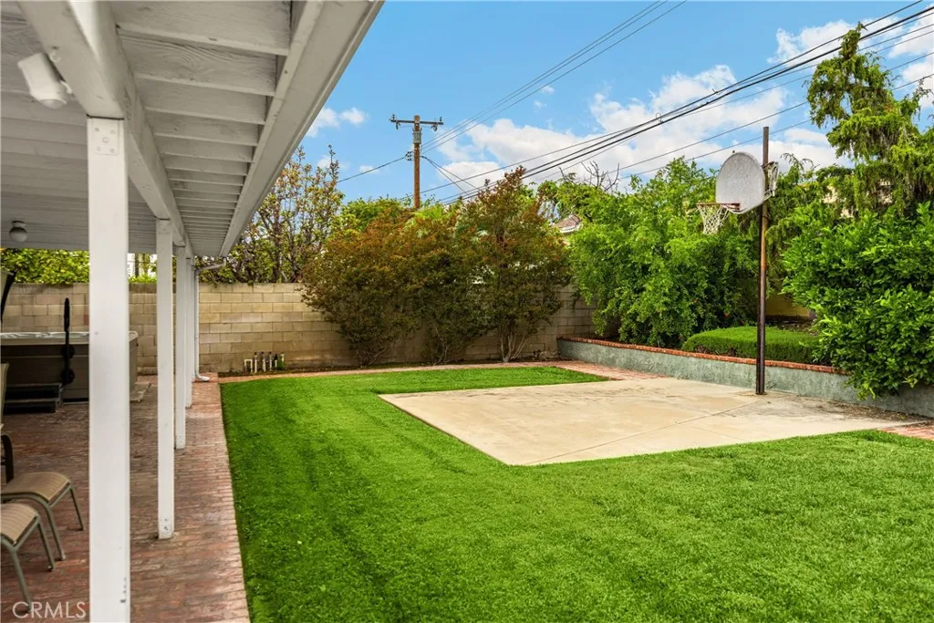 1005 E Woodland Lane, Glendora, California 91741 home-pic-36