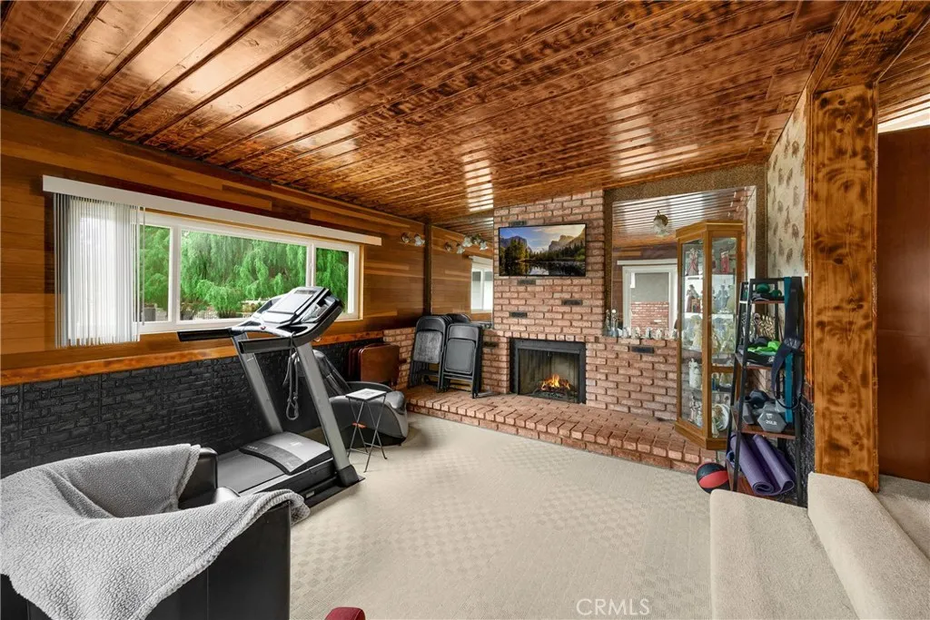 1005 E Woodland Lane, Glendora, California 91741 home-pic-27
