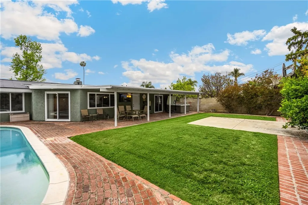 1005 E Woodland Lane, Glendora, California 91741 home-pic-37