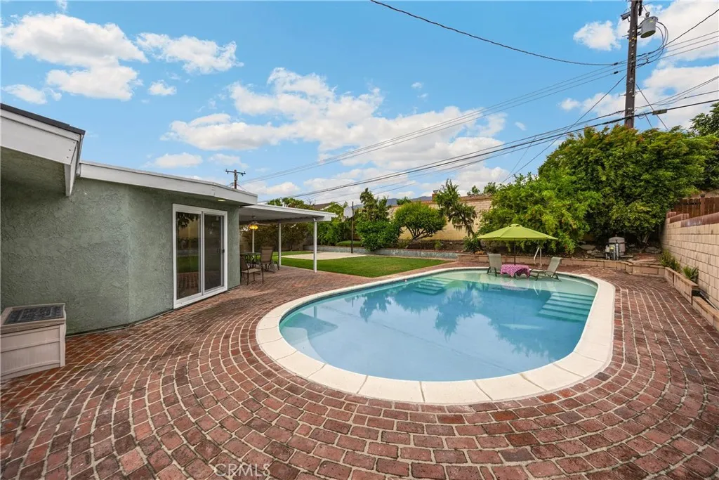 1005 E Woodland Lane, Glendora, California 91741 home-pic-32