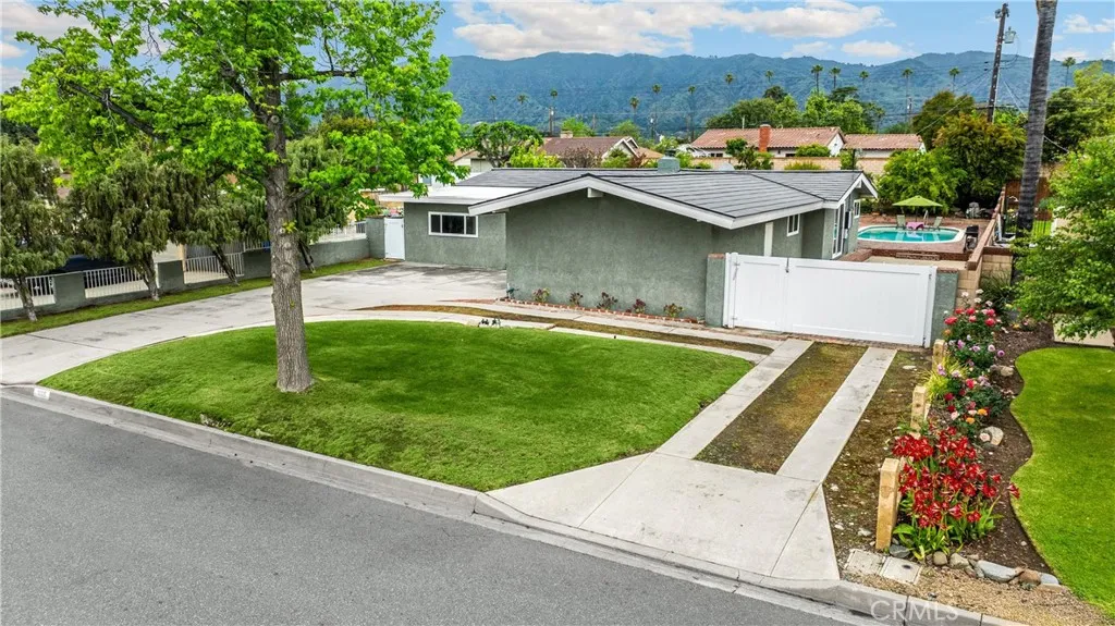 1005 E Woodland Lane, Glendora, California 91741 home-pic-2