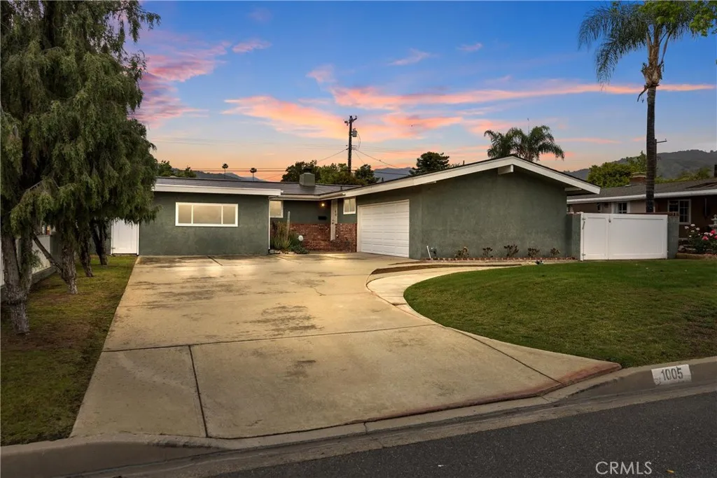 1005 E Woodland Lane, Glendora, California 91741 home-pic-0
