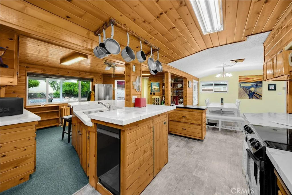 1005 E Woodland Lane, Glendora, California 91741 home-pic-16