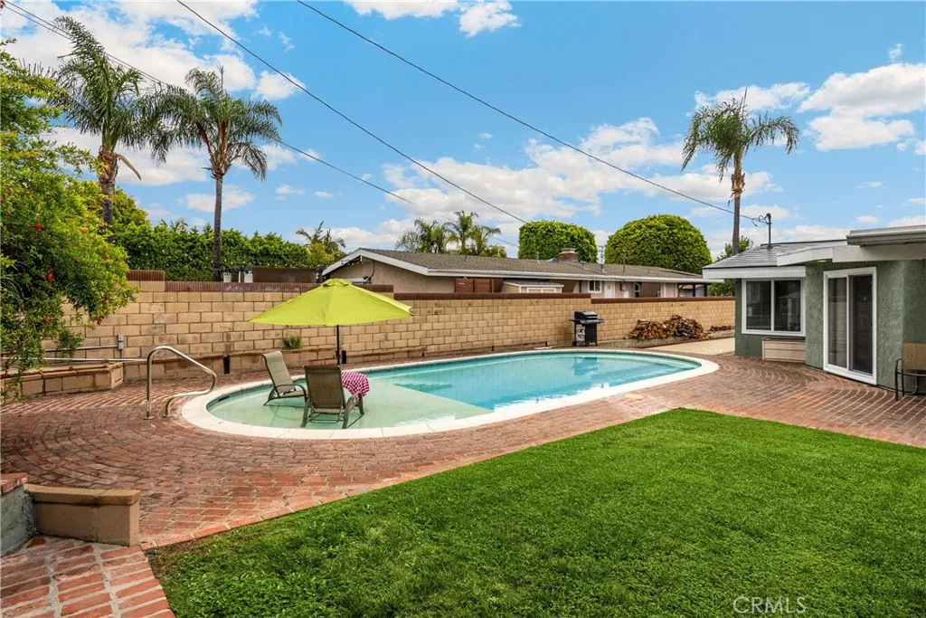 1005 E Woodland Lane, Glendora, California 91741 home-pic-43