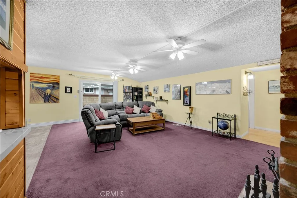 1005 E Woodland Lane, Glendora, California 91741 home-pic-5