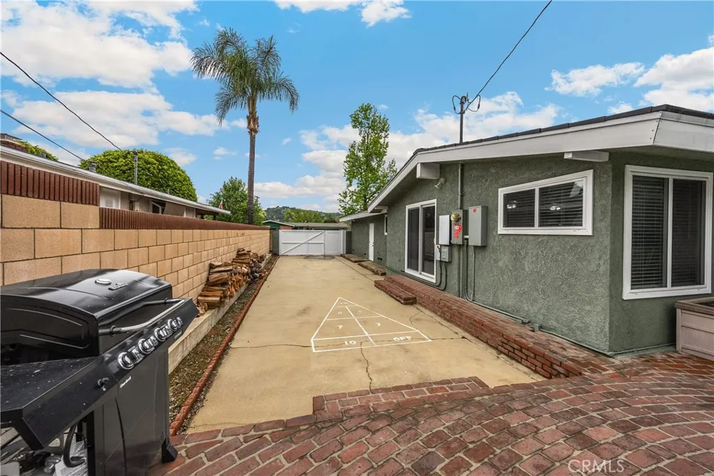 1005 E Woodland Lane, Glendora, California 91741 home-pic-33