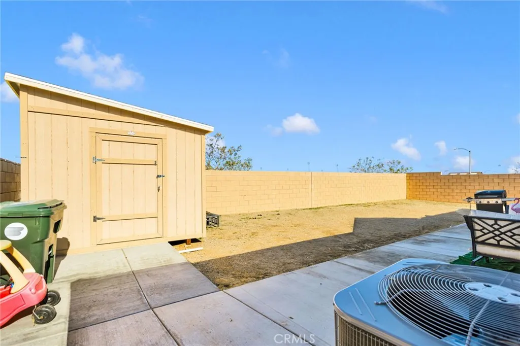 12672 Wycliff, Victorville, California 92392 home-pic-36