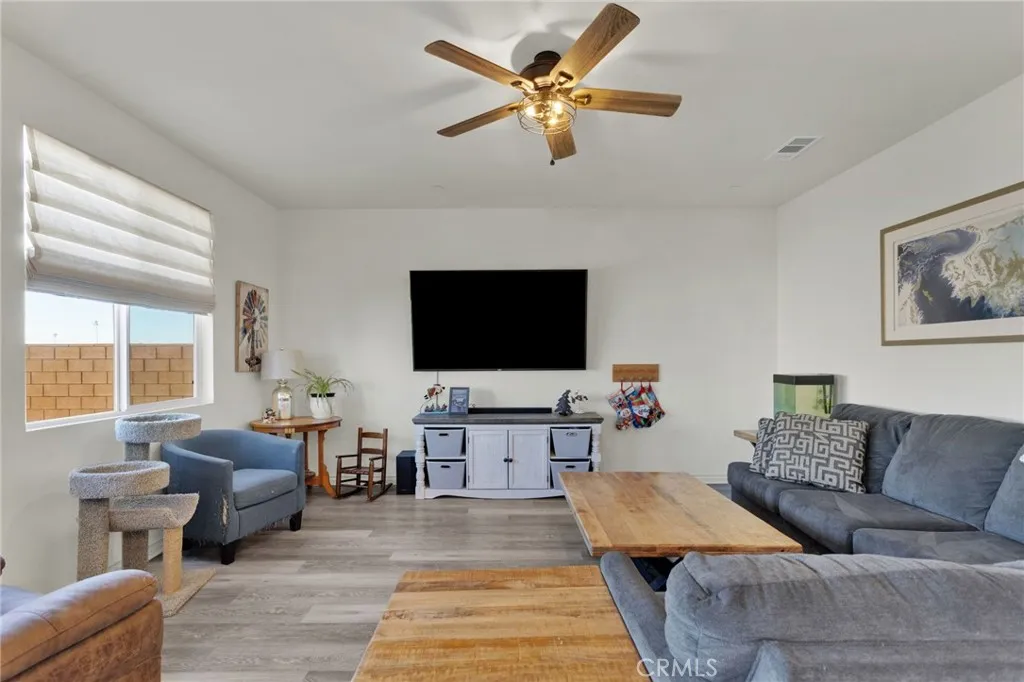 12672 Wycliff, Victorville, California 92392 home-pic-21