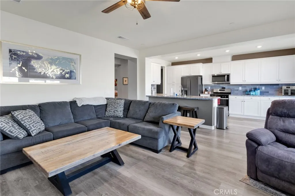 12672 Wycliff, Victorville, California 92392 home-pic-22