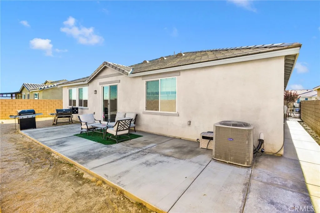 12672 Wycliff, Victorville, California 92392 home-pic-38