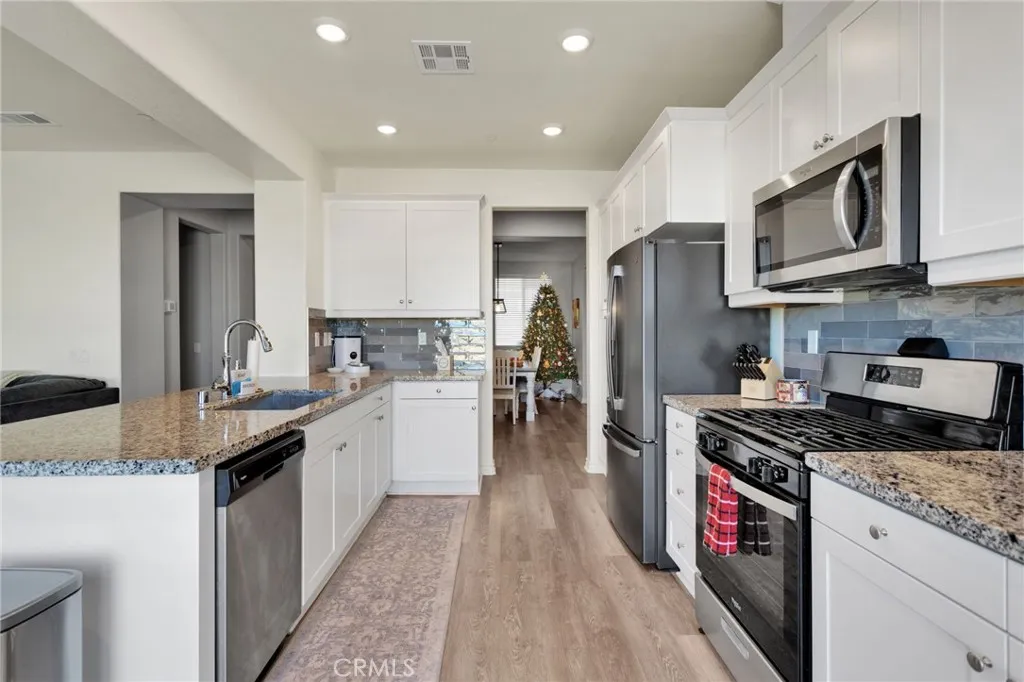 12672 Wycliff, Victorville, California 92392 home-pic-12