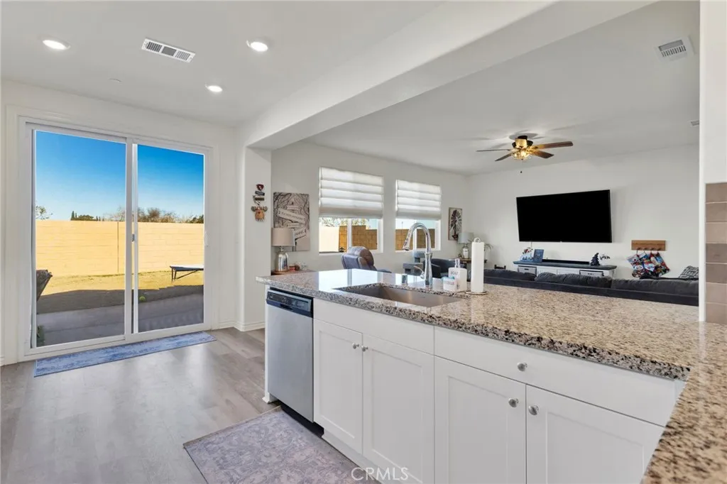 12672 Wycliff, Victorville, California 92392 home-pic-11