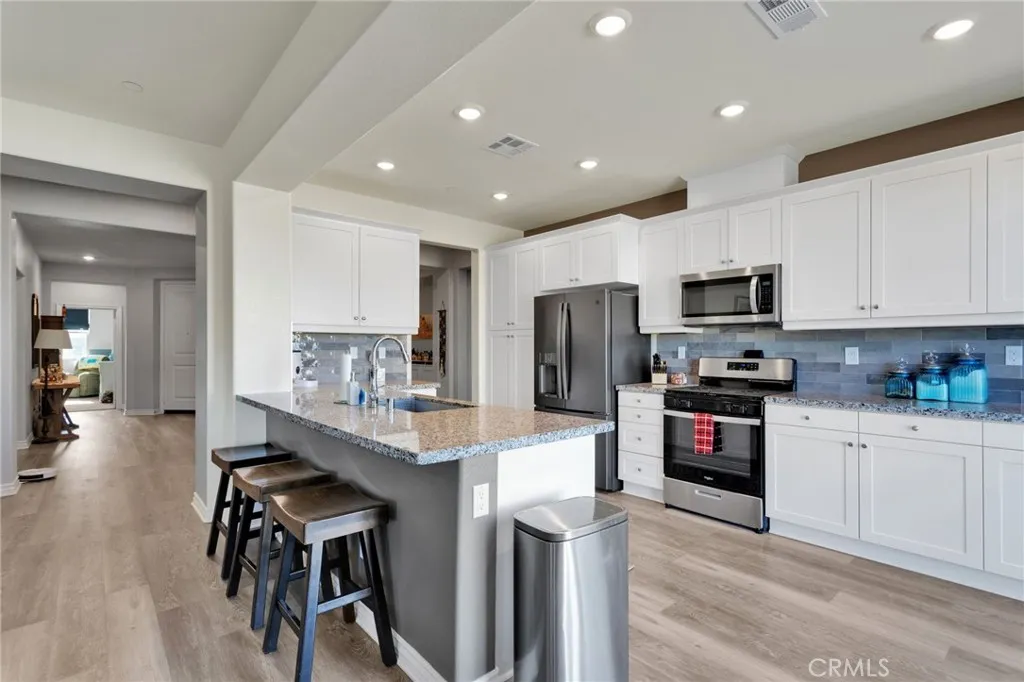 12672 Wycliff, Victorville, California 92392 home-pic-9