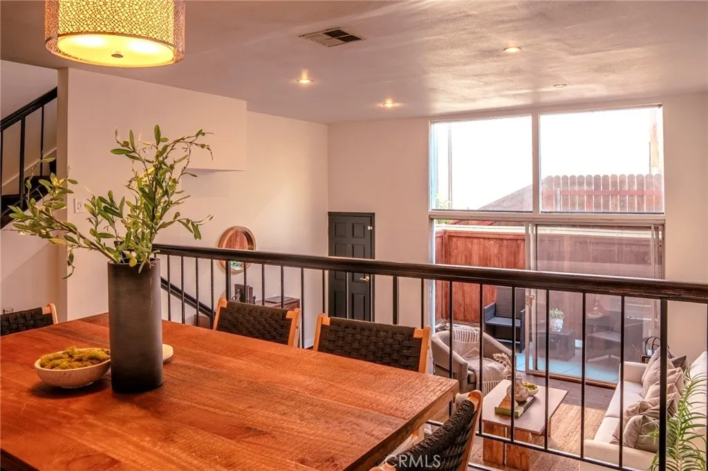 14144 Burbank Boulevard 2, Sherman Oaks, California 91401 home-pic-6