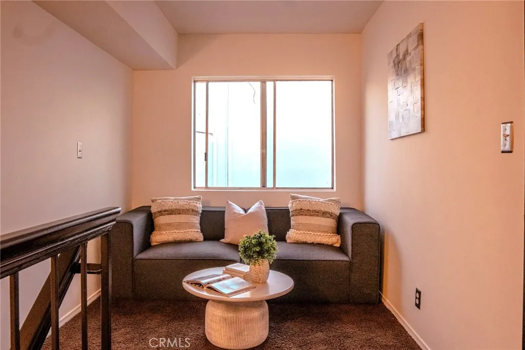14144 Burbank Boulevard 2, Sherman Oaks, California 91401 home-pic-12
