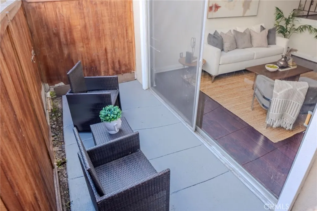 14144 Burbank Boulevard 2, Sherman Oaks, California 91401 home-pic-18