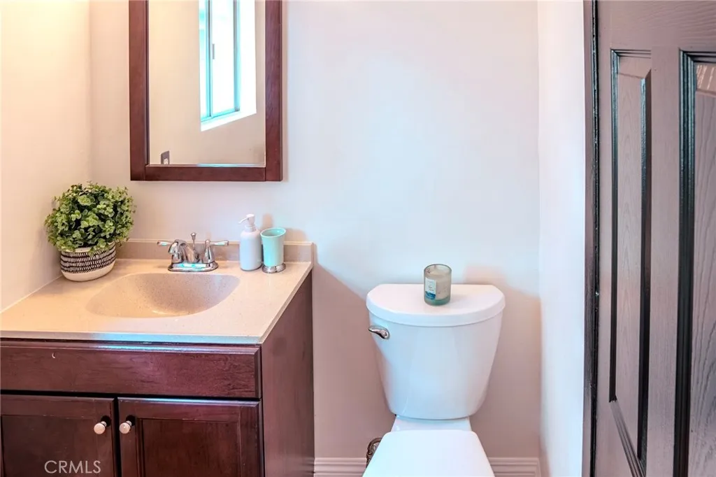 14144 Burbank Boulevard 2, Sherman Oaks, California 91401 home-pic-16