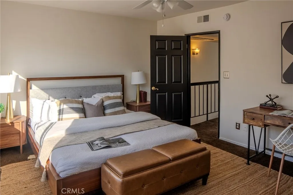 14144 Burbank Boulevard 2, Sherman Oaks, California 91401 home-pic-10