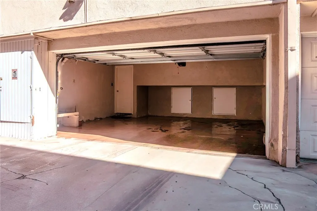 14144 Burbank Boulevard 2, Sherman Oaks, California 91401 home-pic-20