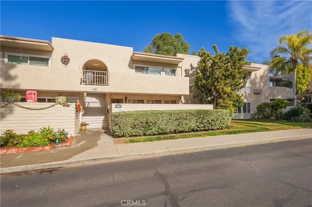 2103 Ronda Granada B, Laguna Woods, California 92653 home-pic-4
