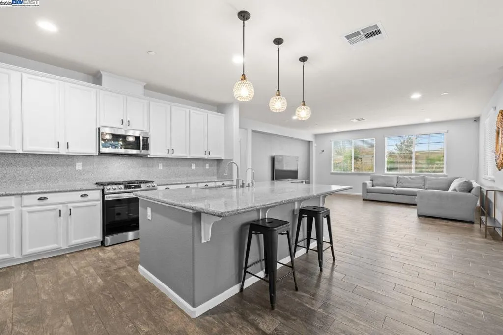 917 Talaria Ct, Oakley, California 94561 home-pic-18