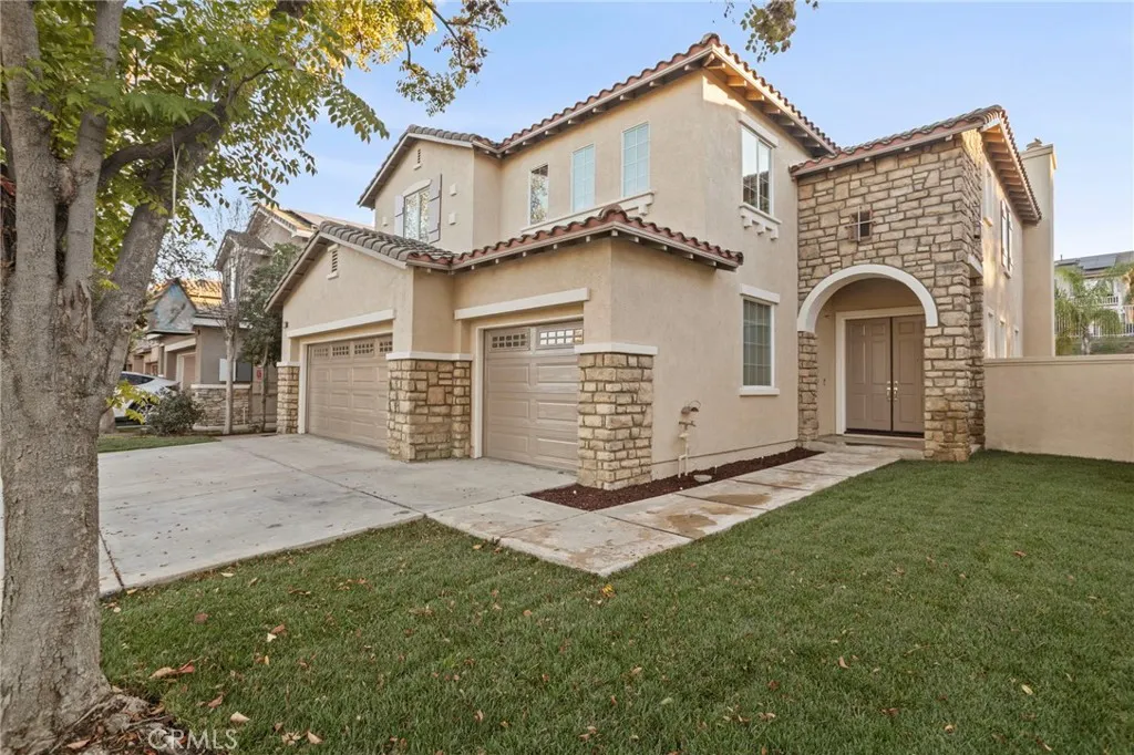 12 Via De La Valle, Lake Elsinore, California 92532 home-pic-0