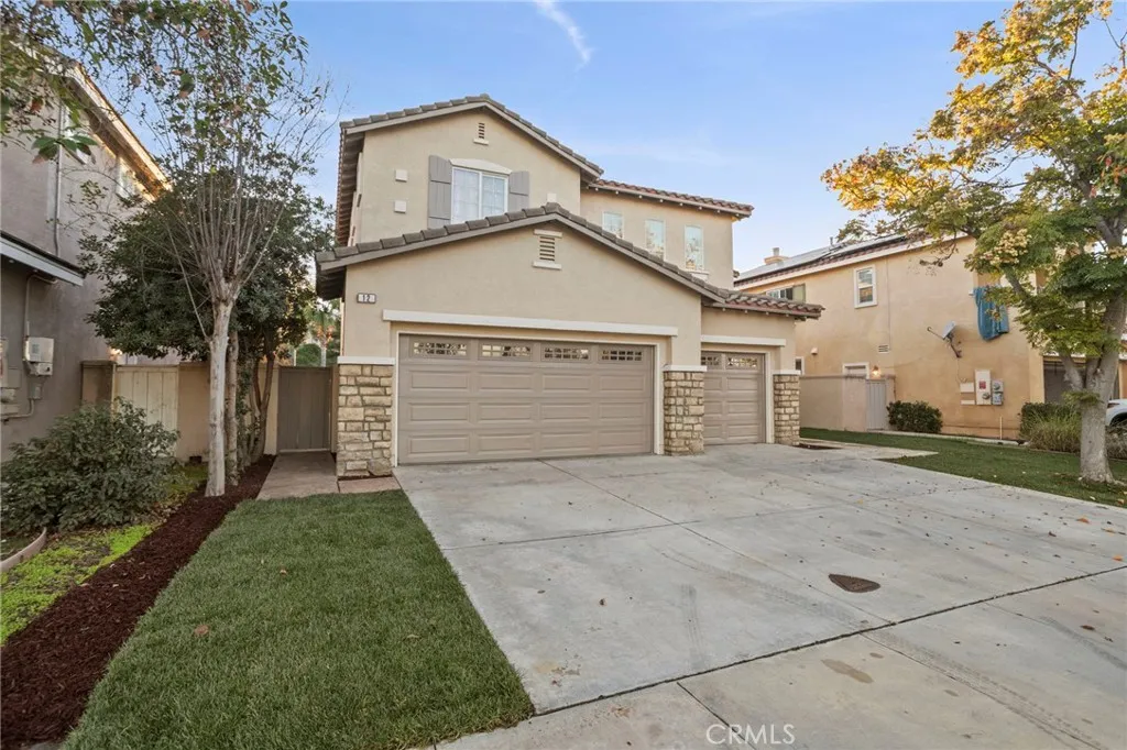 12 Via De La Valle, Lake Elsinore, California 92532 home-pic-1