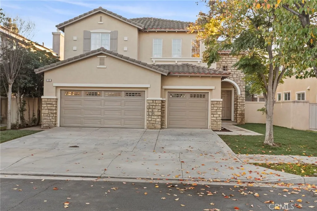 12 Via De La Valle, Lake Elsinore, California 92532 home-pic-2