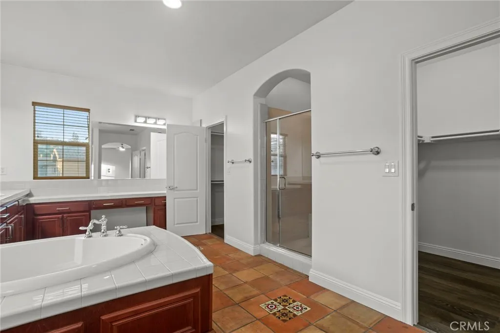 12 Via De La Valle, Lake Elsinore, California 92532 home-pic-27