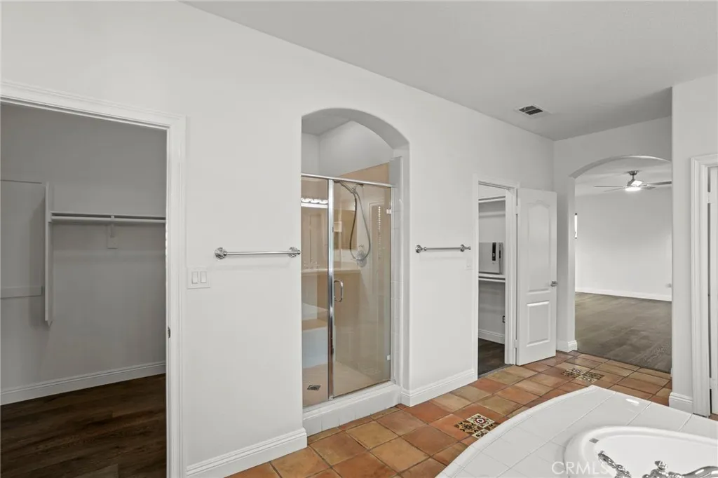 12 Via De La Valle, Lake Elsinore, California 92532 home-pic-30
