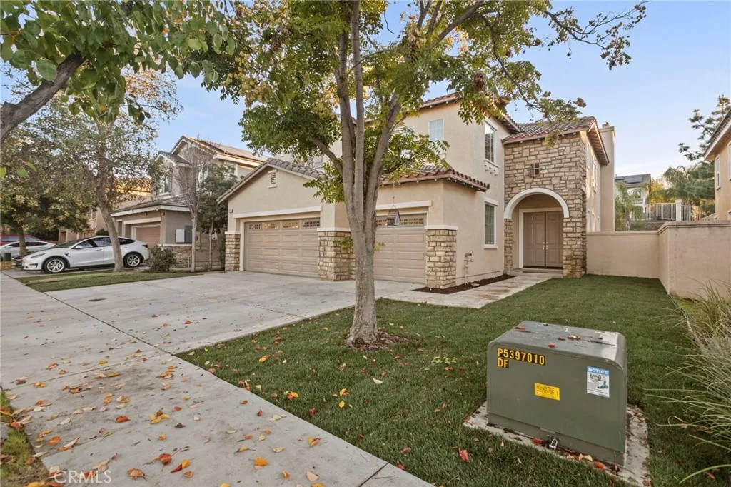 12 Via De La Valle, Lake Elsinore, California 92532 home-pic-3