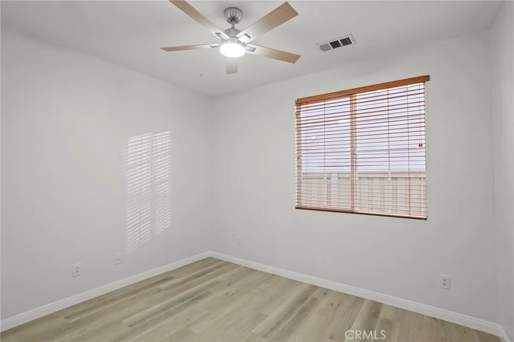 12 Via De La Valle, Lake Elsinore, California 92532 home-pic-15