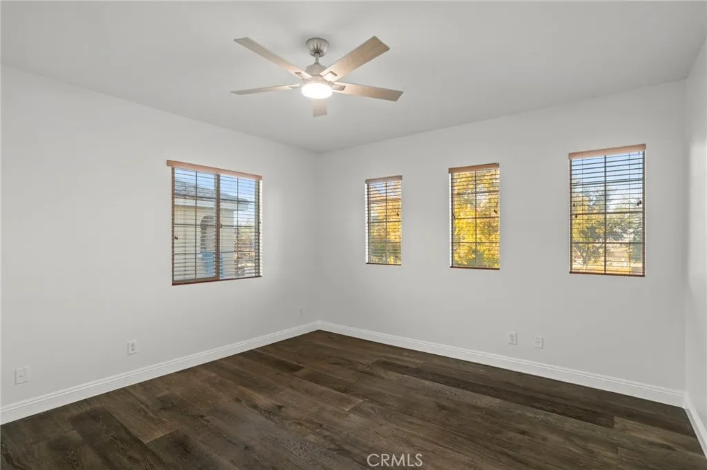 12 Via De La Valle, Lake Elsinore, California 92532 home-pic-18