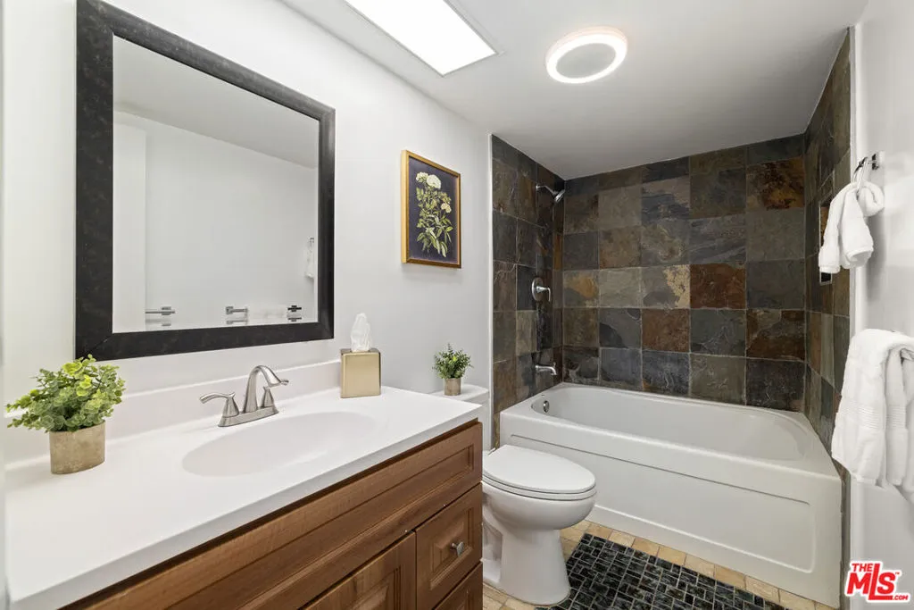 2700 Cahuenga Boulevard 3108, Los Angeles, California 90068 home-pic-24