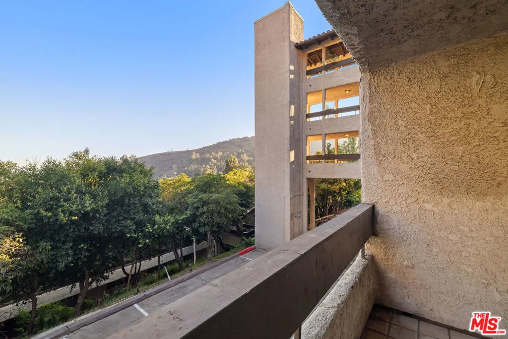 2700 Cahuenga Boulevard 3108, Los Angeles, California 90068 home-pic-34