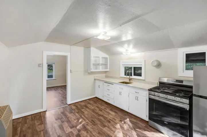 90 Harper Canyon Road, Salinas, California 93908