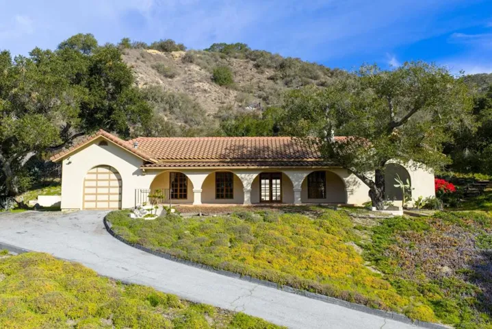 90 Harper Canyon Road, Salinas, California 93908