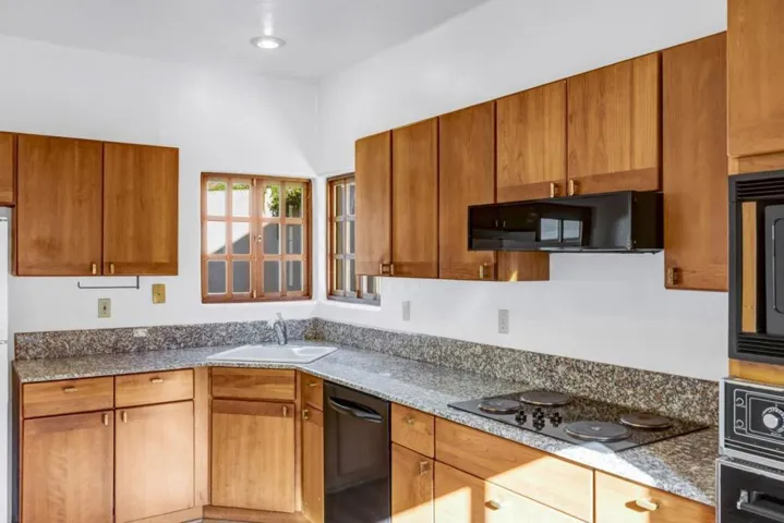 90 Harper Canyon Road, Salinas, California 93908