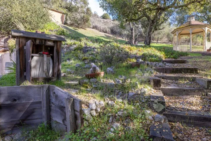 90 Harper Canyon Road, Salinas, California 93908
