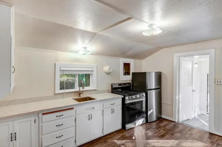 90 Harper Canyon Road, Salinas, California 93908