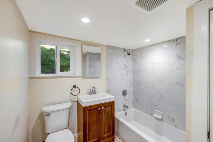 90 Harper Canyon Road, Salinas, California 93908