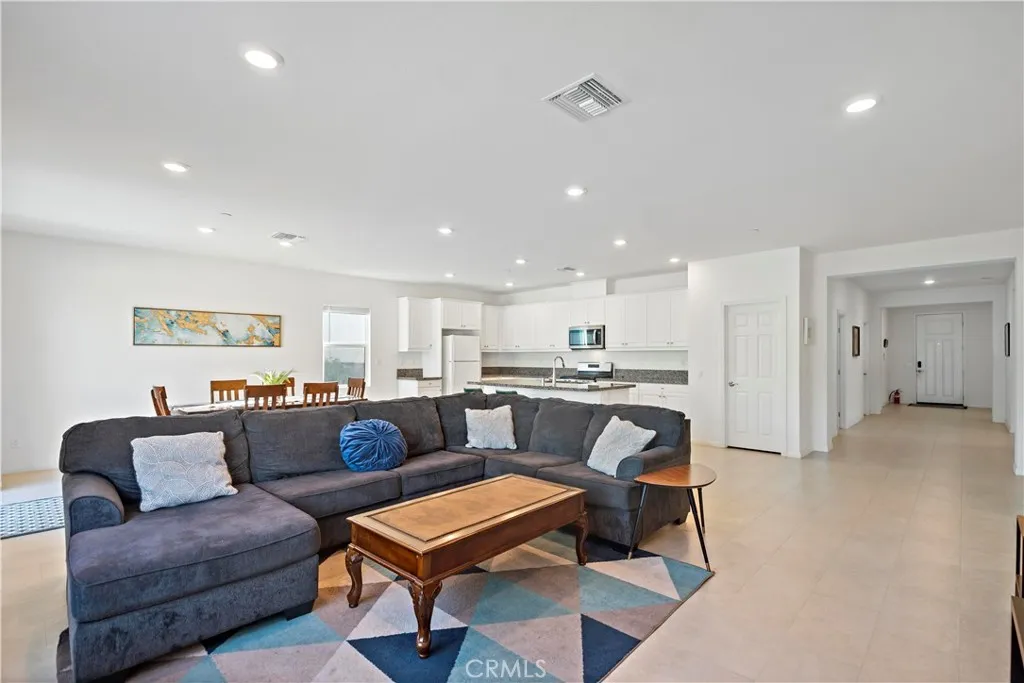 8044 Country Mile Lane, Riverside, California 92507 home-pic-20